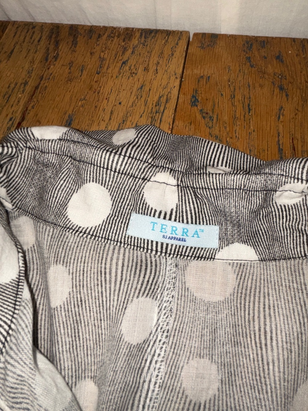 TERRA SJ Apparel Grey Polka Dot Linen Blend Blouse Size S - Picture 2 of 10